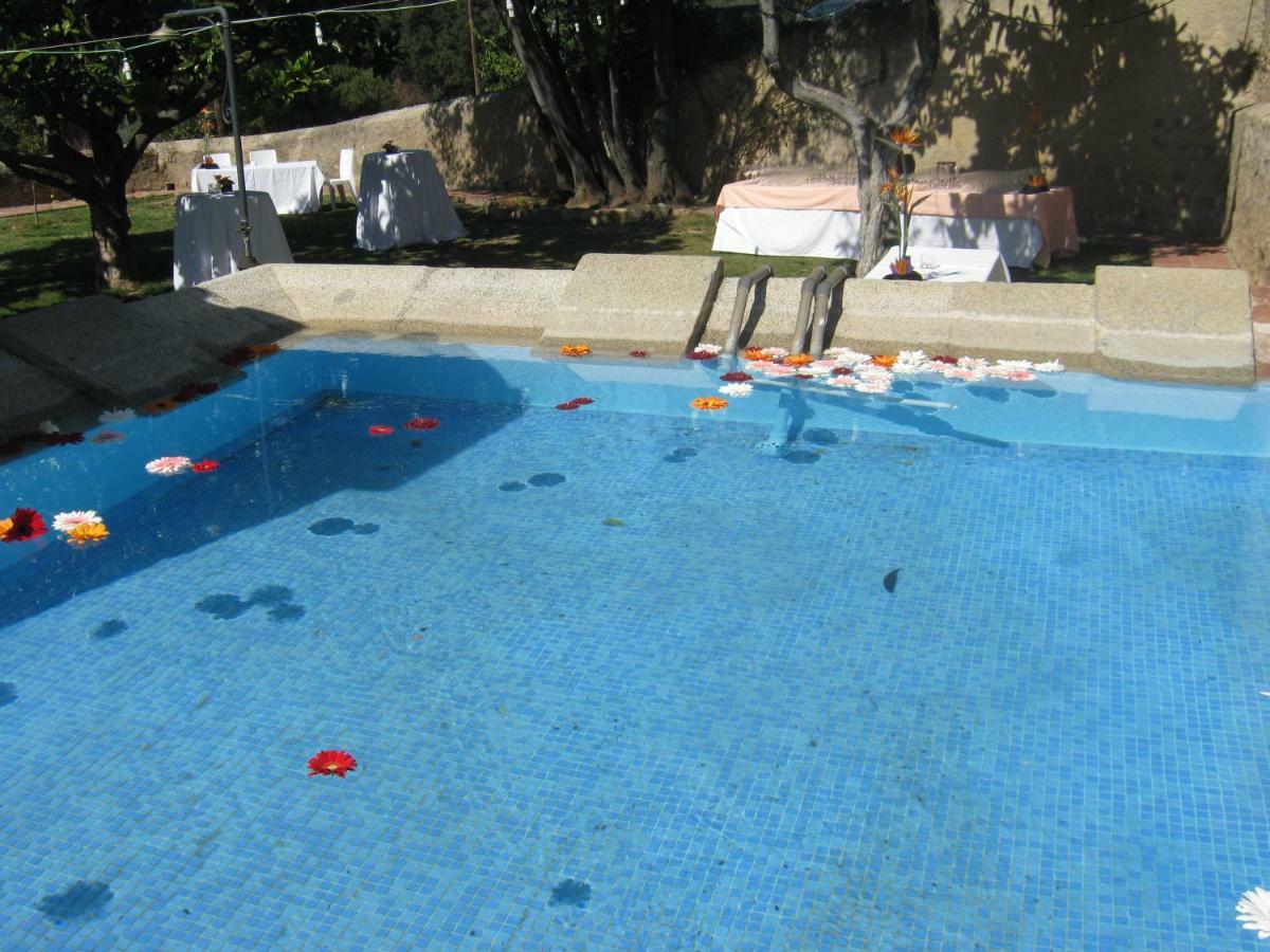 Hotel Masia Can Vive Cabrera de Mar Bagian luar foto