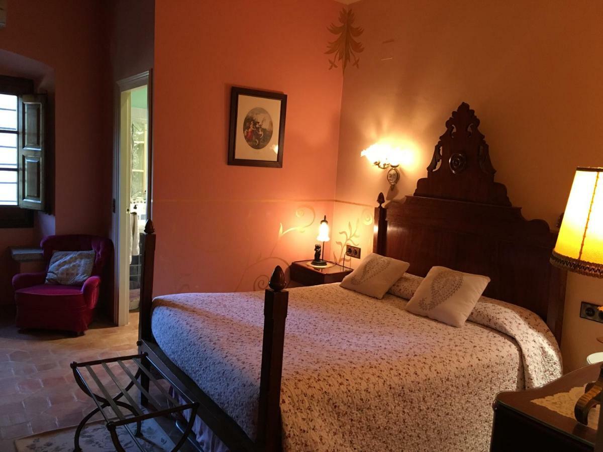 Hotel Masia Can Vive Cabrera de Mar Bagian luar foto