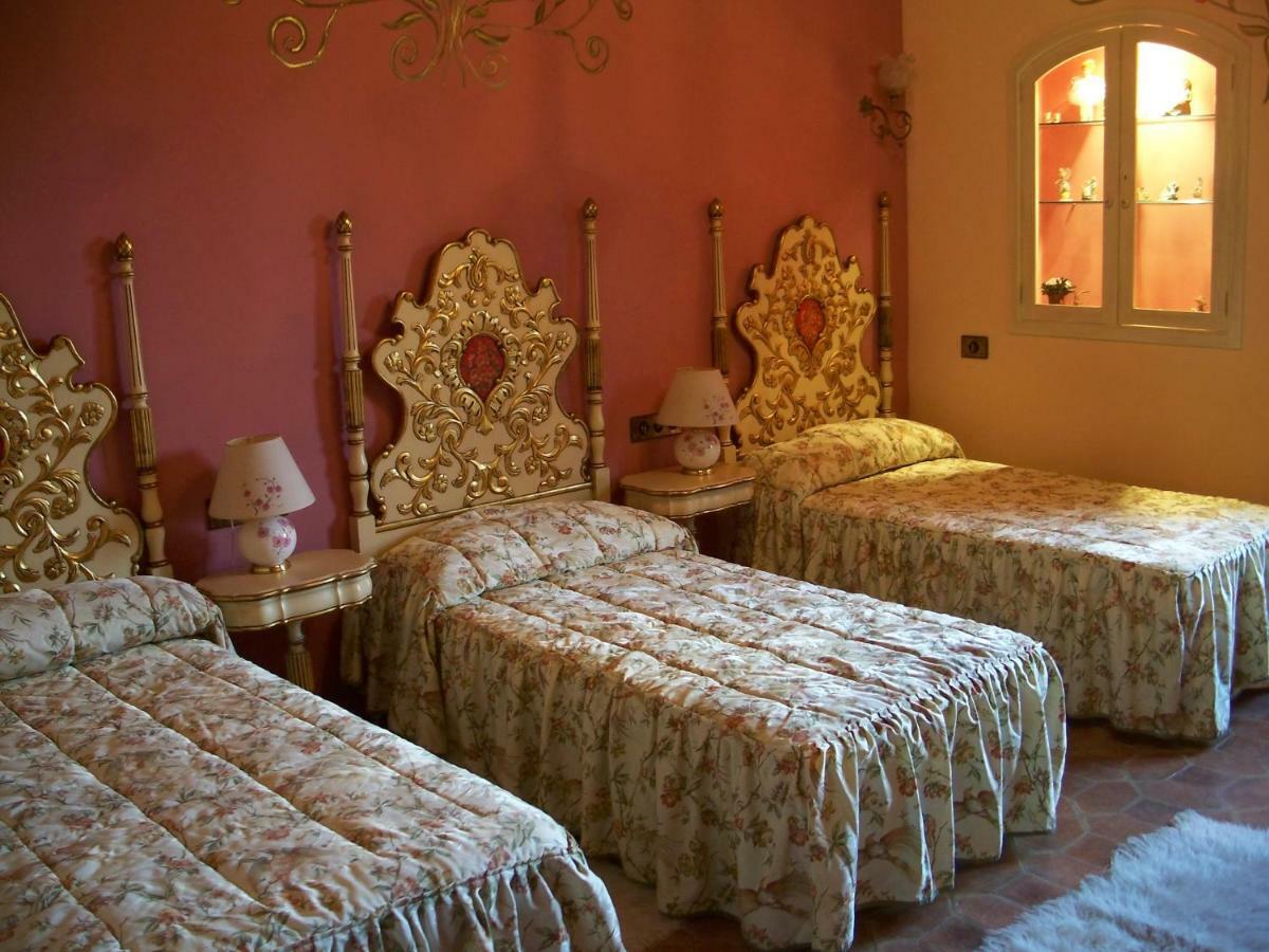 Hotel Masia Can Vive Cabrera de Mar Bagian luar foto